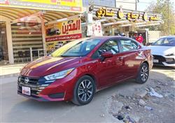 نيسان فيرسا